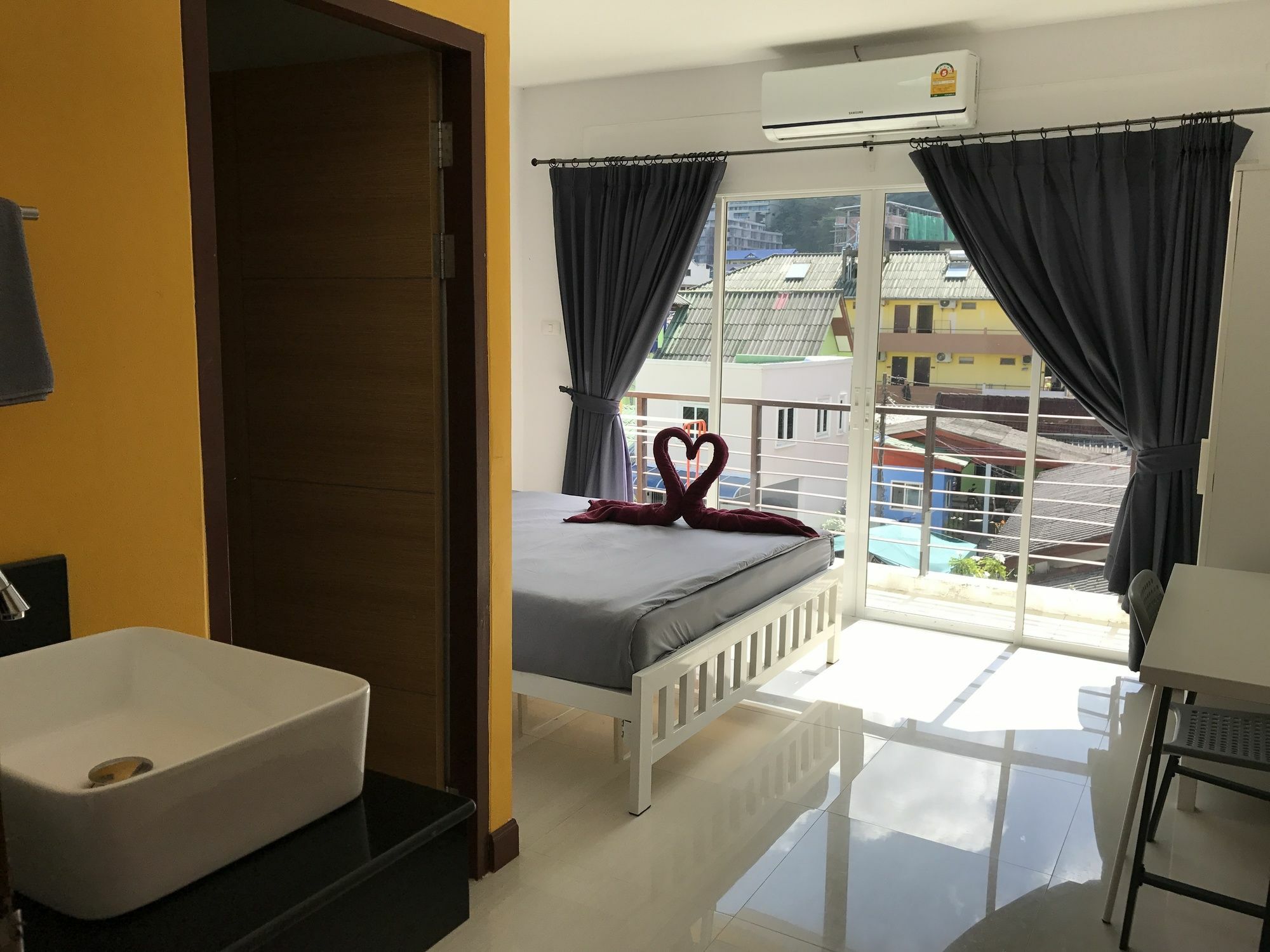 Bedbox Hostel Patong Zewnętrze zdjęcie